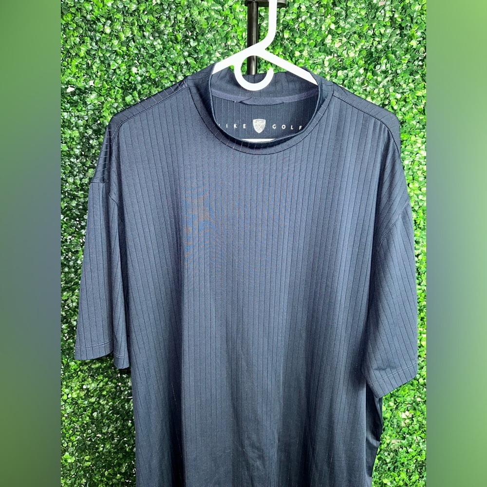 Men’s Nike Golf Shirt - Picture 5 of 6